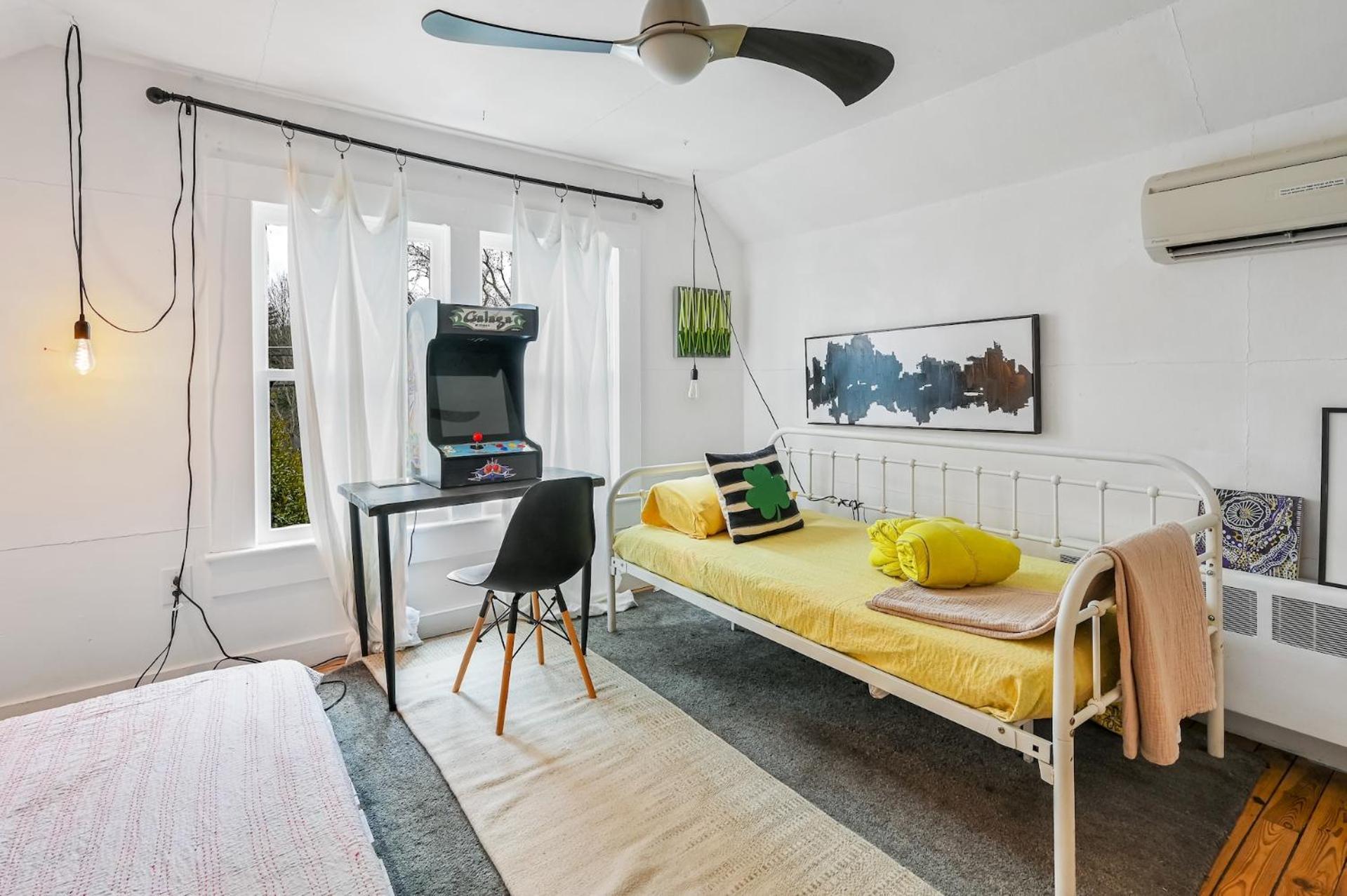 Holiday home Urban Entire 4 Mi To Dt