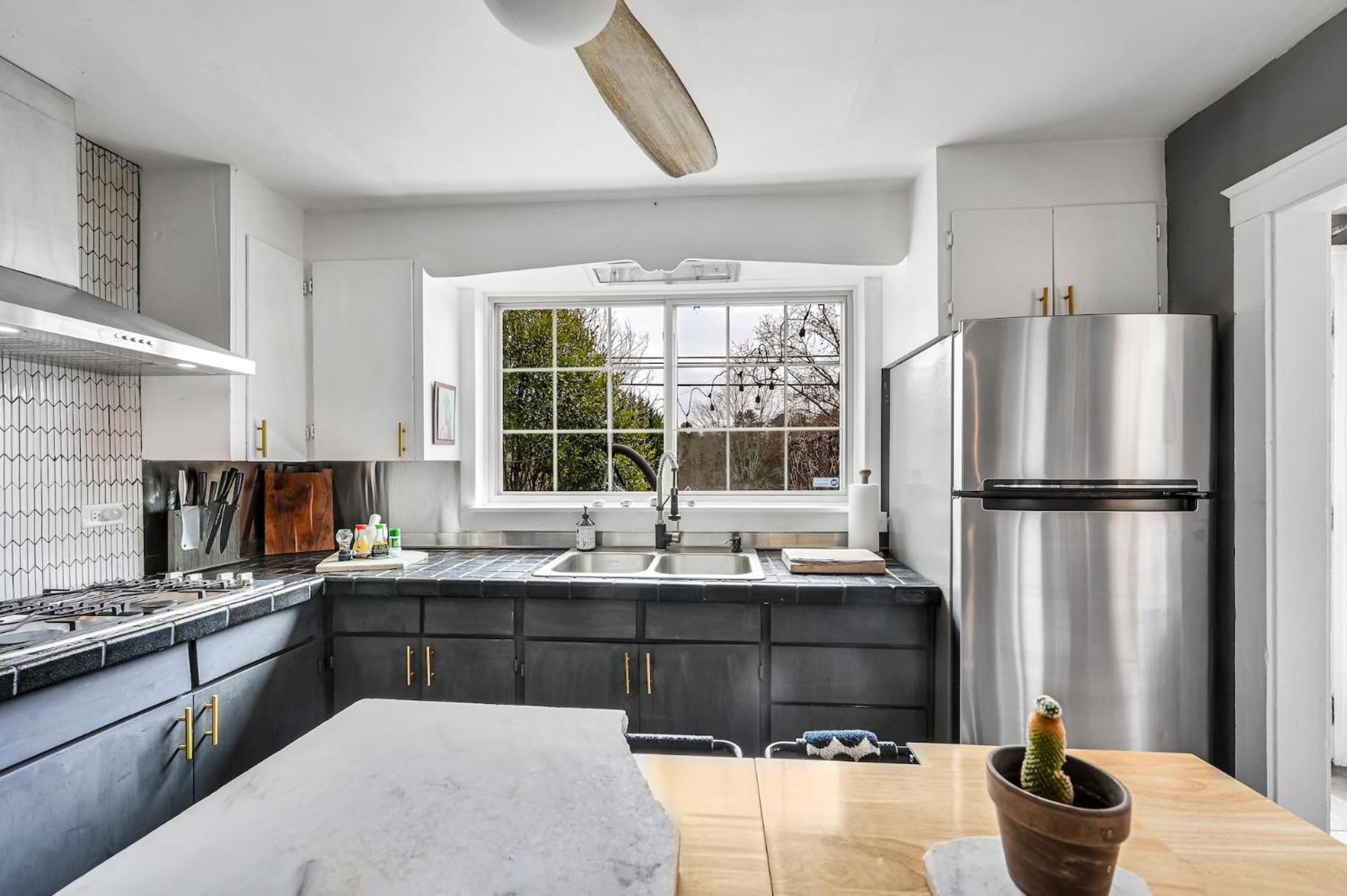 Urban Entire 4 Mi To Dt Holiday home *